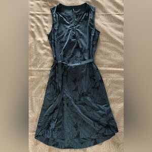 Royal Robins women’s spotless traveler tank dress size small